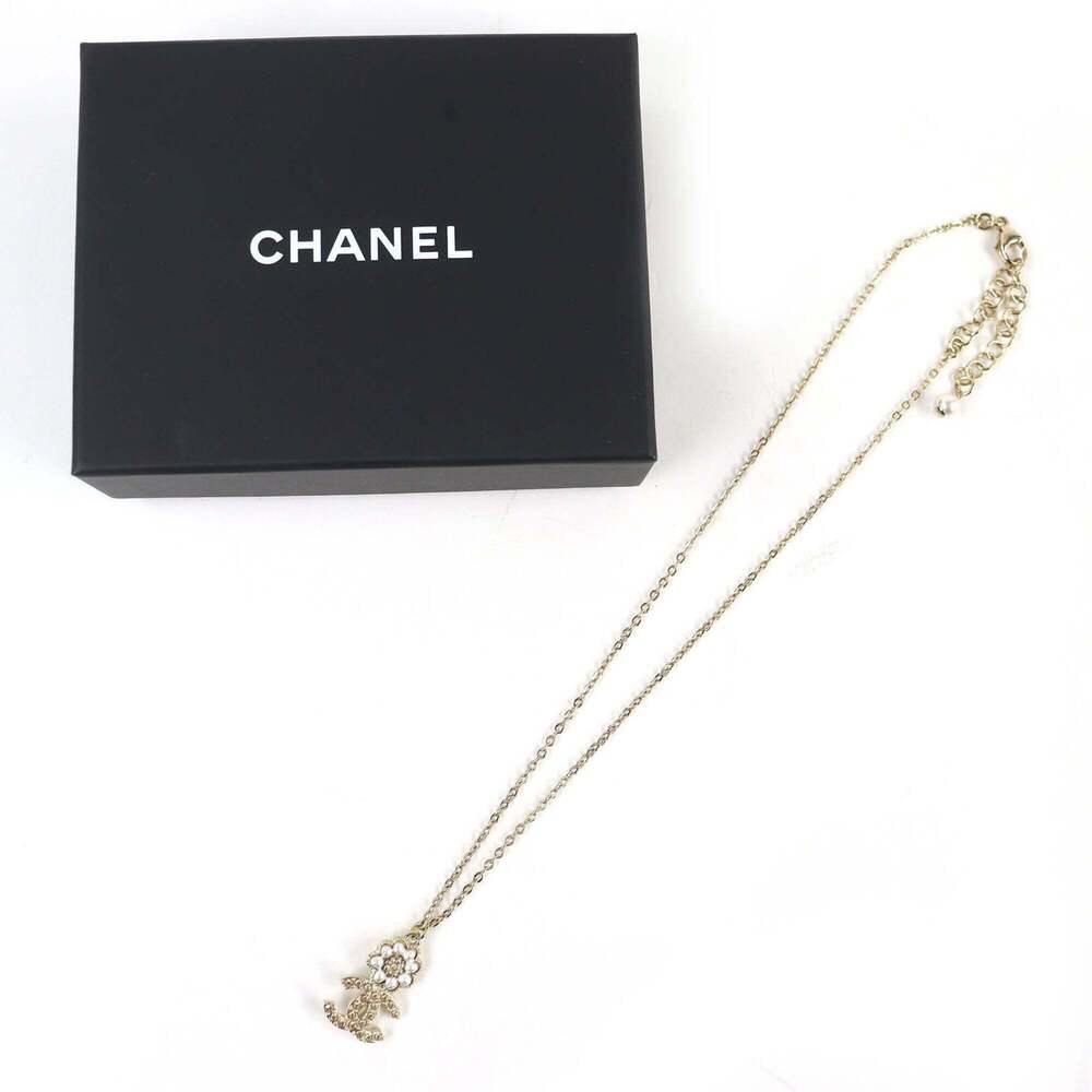CHANEL Gold Pearl Logo Necklace - Picture 2 of 8